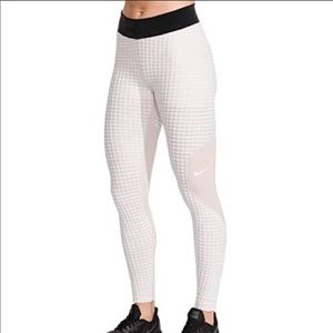 NIKE Pro Hyperwarm Women’s Training Leggings